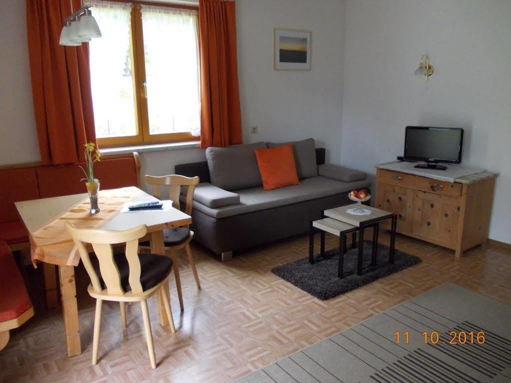 Haus Schoderbock Apartamento Sankt Leonhard im Pitztal Exterior foto